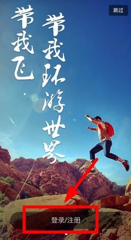 重庆警方通报公园大量观赏鱼死亡，「一男子将蔬菜杀虫剂倒入鱼池，已被刑拘」，其将承担哪些法律责任？